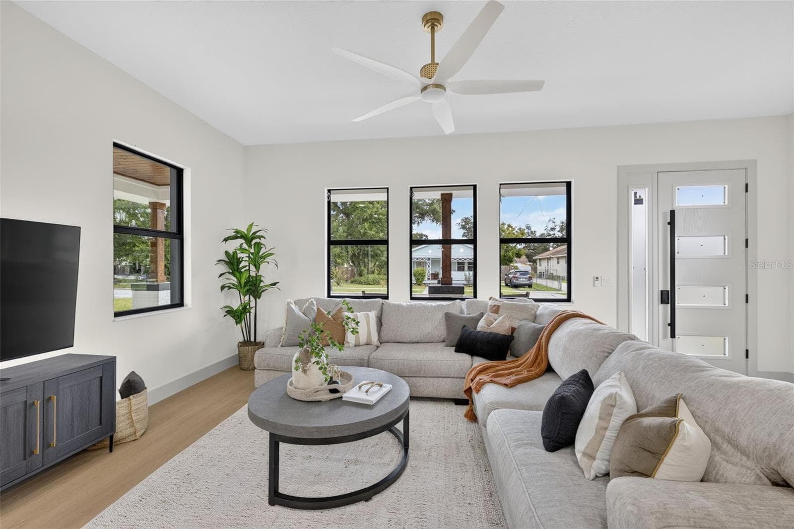 Living Room - 1207 E ELLICOTT ST, TAMPA