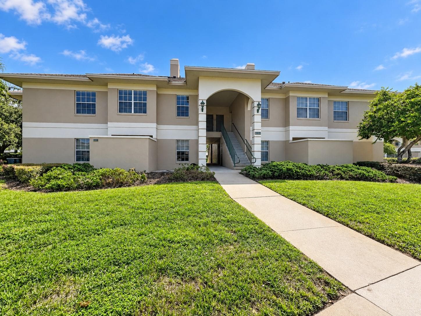 1205 EAGLE POND DR #1205