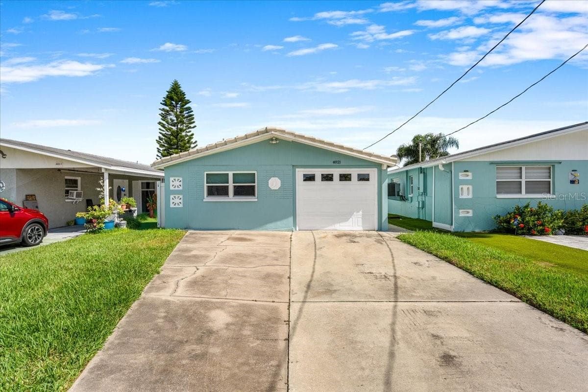 Single Family Residence at 4821 FLORAMAR TER, NEW PORT RICHEY, photo 2 of 63