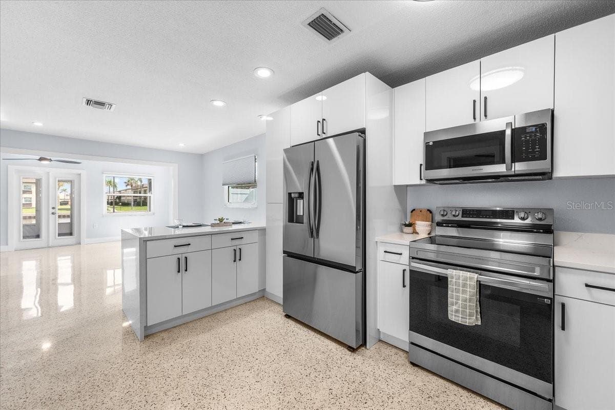Single Family Residence at 4821 FLORAMAR TER, NEW PORT RICHEY, photo 16 of 63