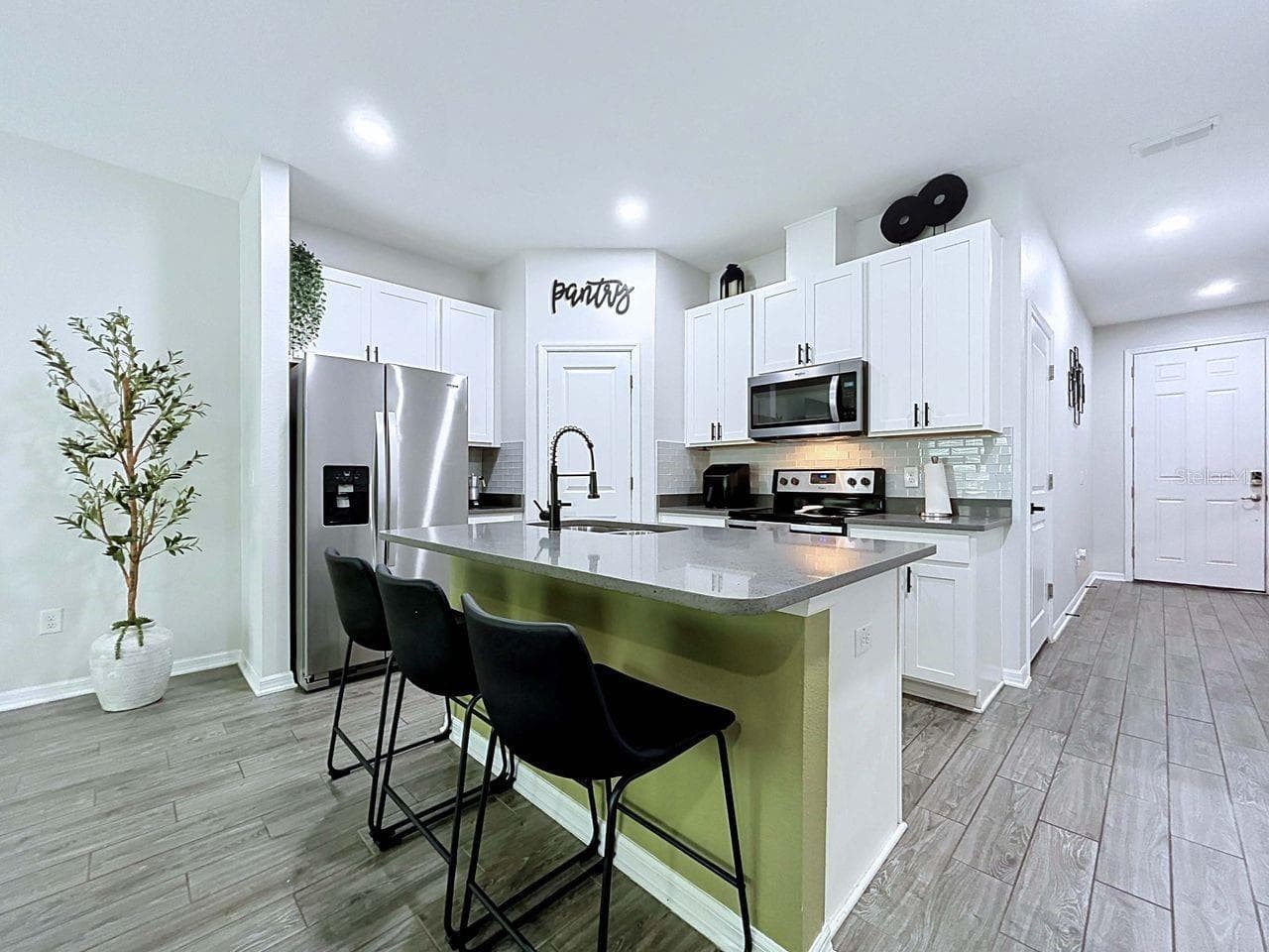 Townhouse at 15107 ABBY BIRCH PL, TAMPA, photo 11 of 68