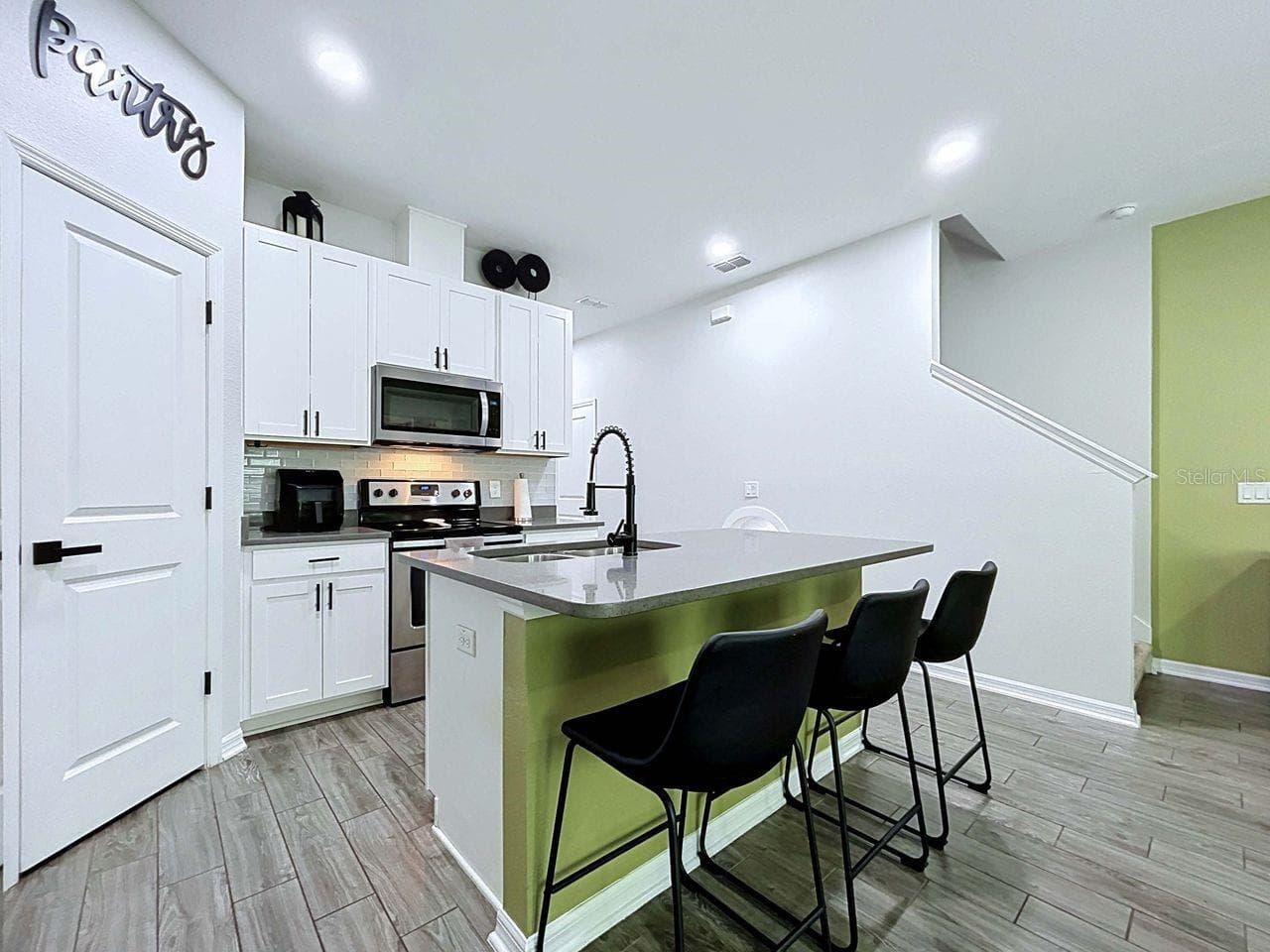 Townhouse at 15107 ABBY BIRCH PL, TAMPA, photo 13 of 68
