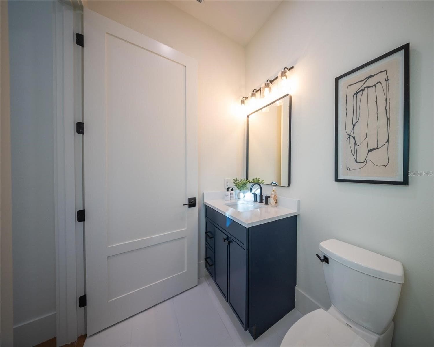 Full bath - 2420 FLOYD ST, SARASOTA