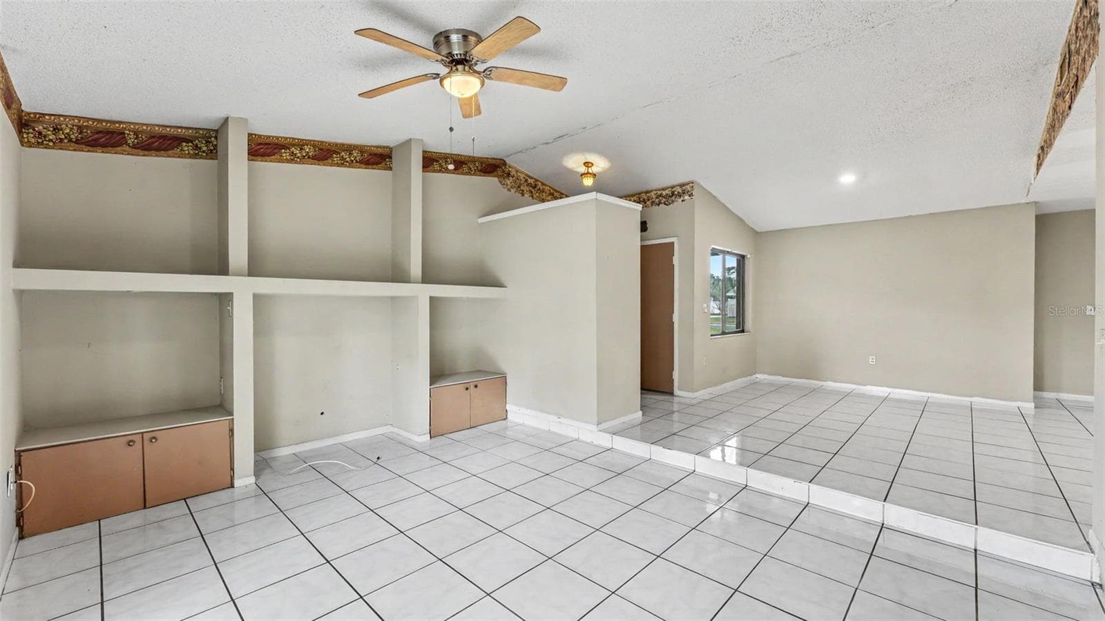 Single Family Residence at 842 ROCKINGHAM RD, LAKELAND, photo 9 of 26