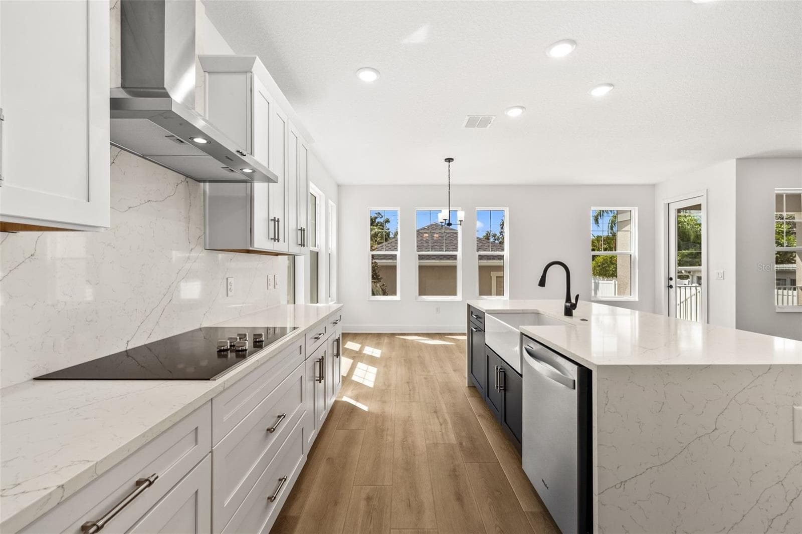 Single Family Residence at 324 37TH AVE, ST PETERSBURG, photo 5 of 42
