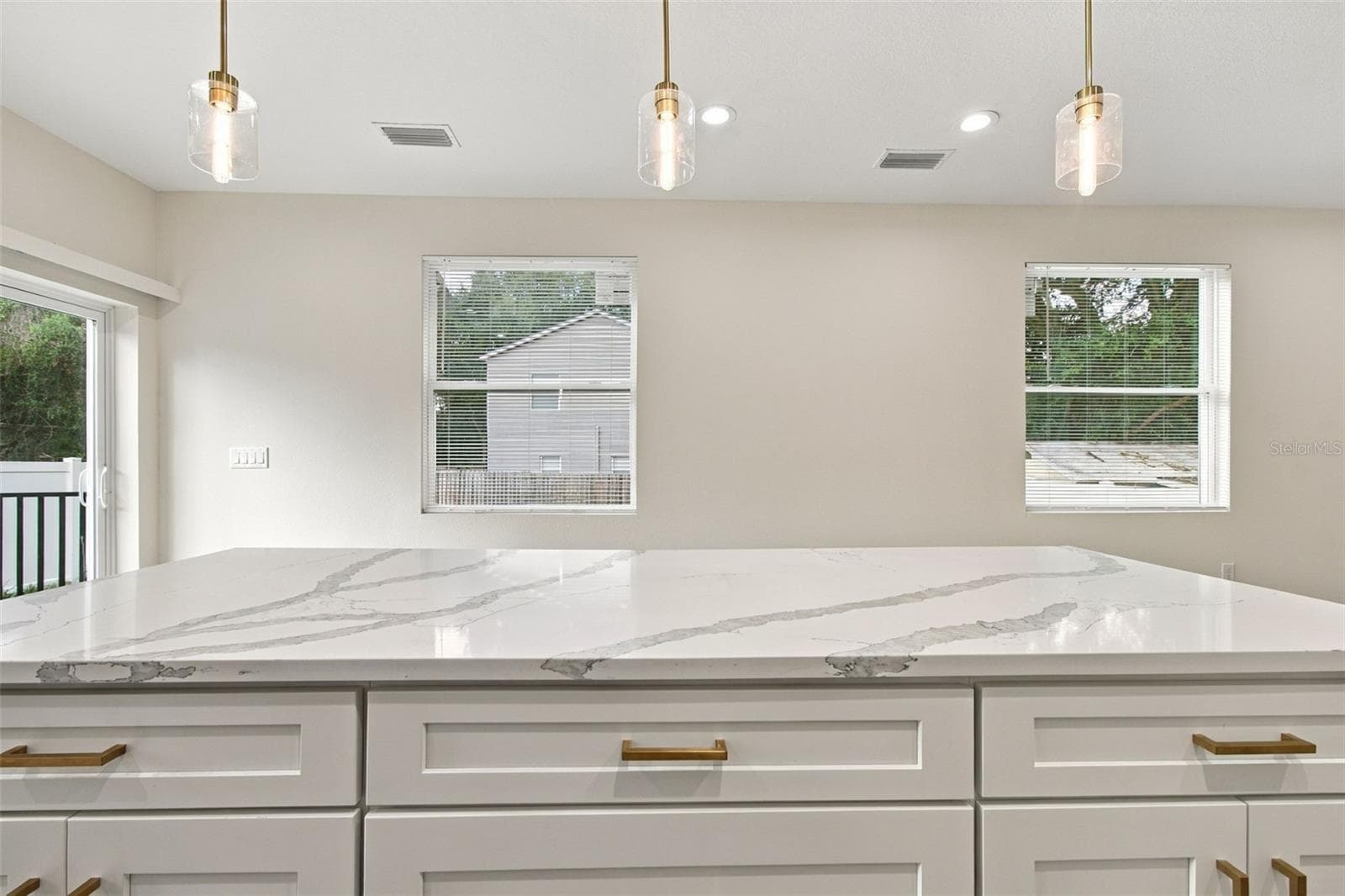 Single Family Residence at 7315 MOUNT VERNON RD, TAMPA, photo 4 of 28