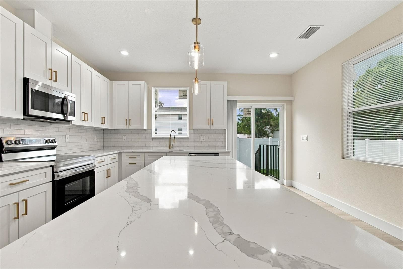 Single Family Residence at 7315 MOUNT VERNON RD, TAMPA, photo 6 of 28
