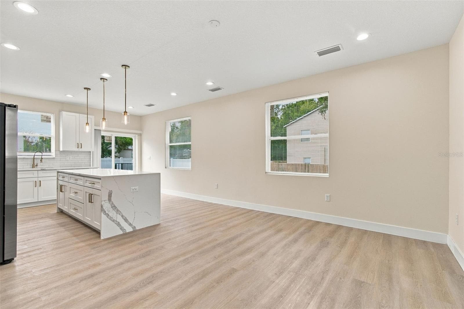 Single Family Residence at 7315 MOUNT VERNON RD, TAMPA, photo 7 of 28