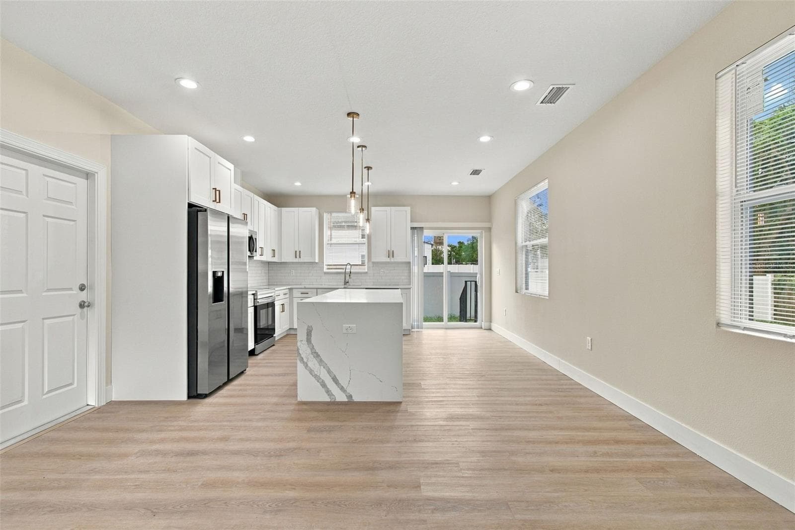 Single Family Residence at 7315 MOUNT VERNON RD, TAMPA, photo 8 of 28