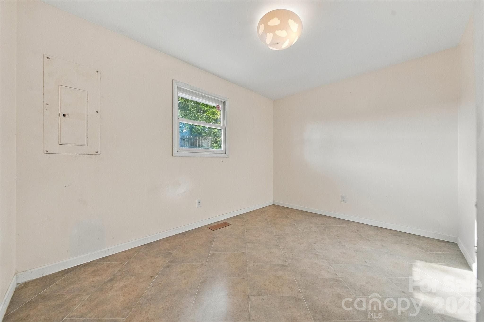 Single Family Residence at 861 8th Street Place SE, Hickory, photo 13 of 31