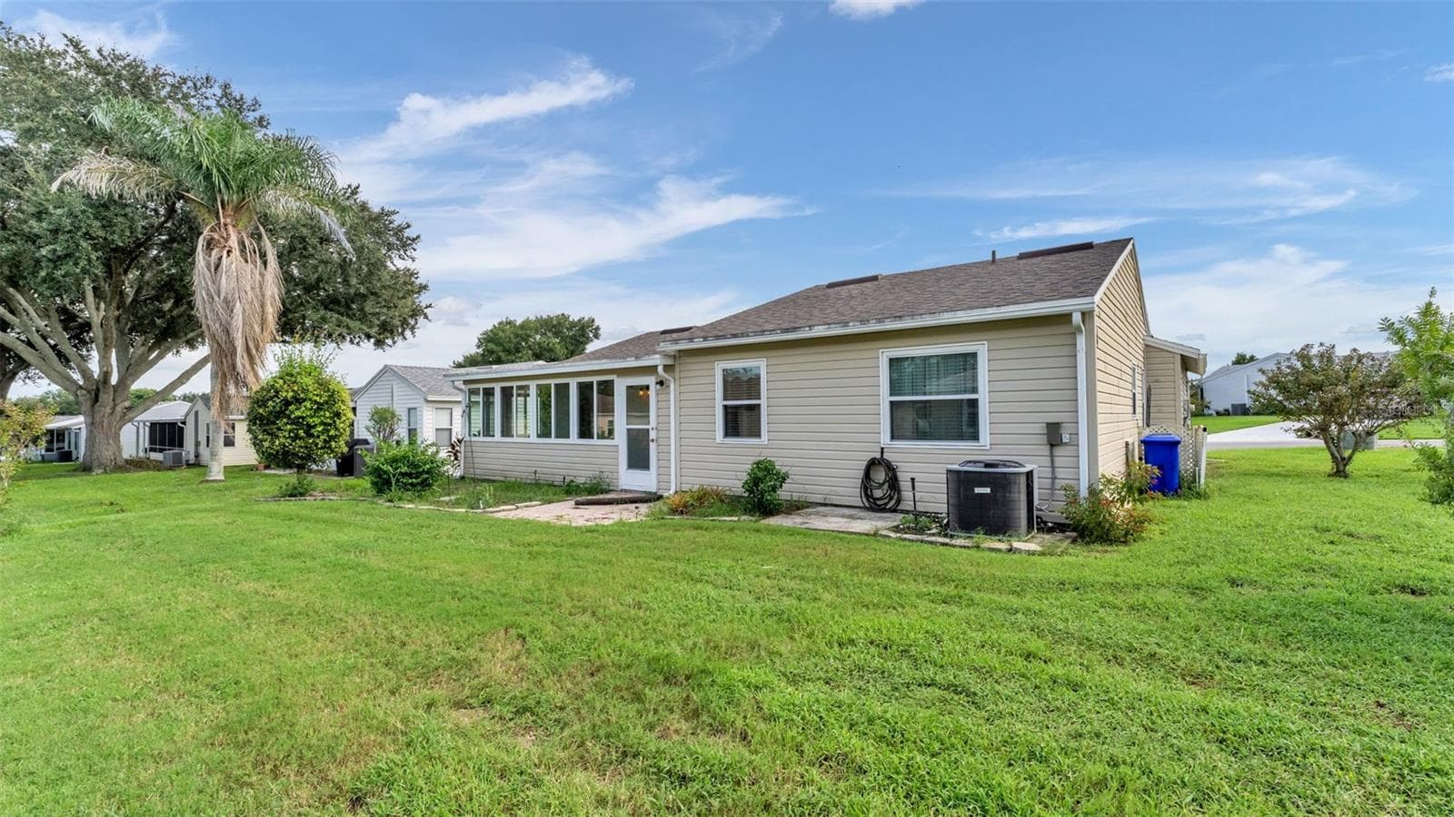 Single Family Residence at 6109 KITTIWAKE DR, LAKELAND, photo 10 of 24