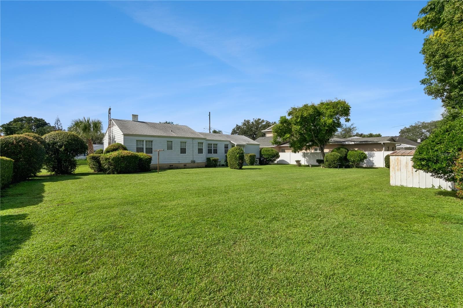 Single Family Residence at 1125 GUERNSEY ST, ORLANDO, photo 16 of 17