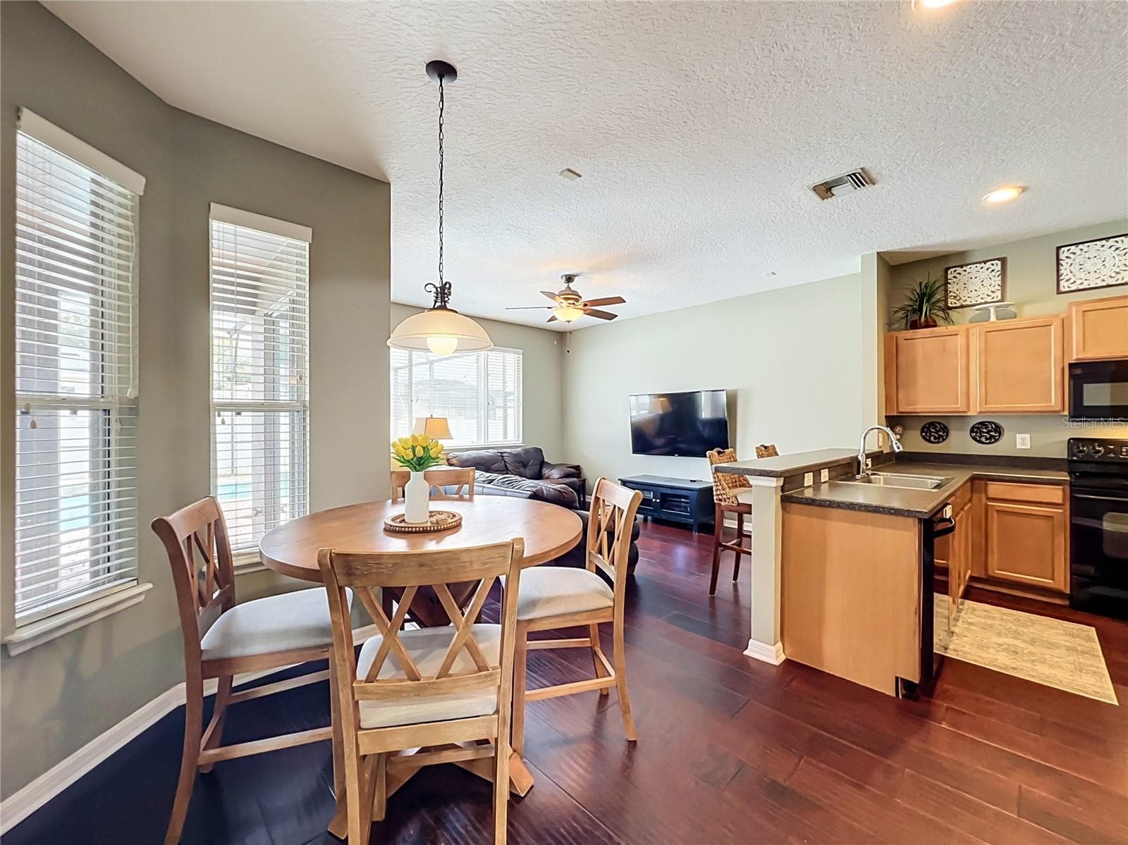 Single Family Residence at 1587 THORNAPPLE LN, SANFORD, photo 12 of 70