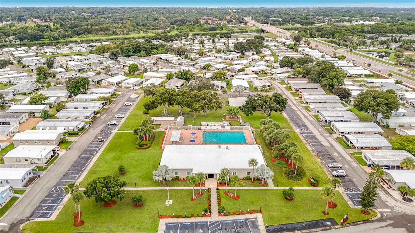 Community Amenities - 572 SALMON CT, OLDSMAR