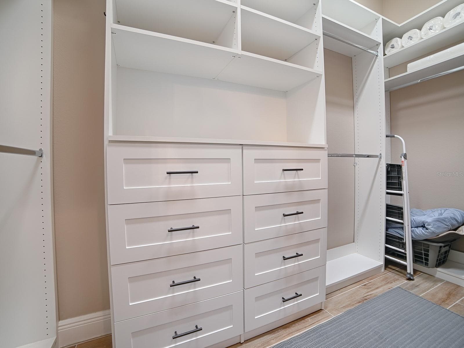 DRAWERS, SHELVIING AND HANGING SPACE! - 3075 LICCIARDELLO PATH, THE VILLAGES
