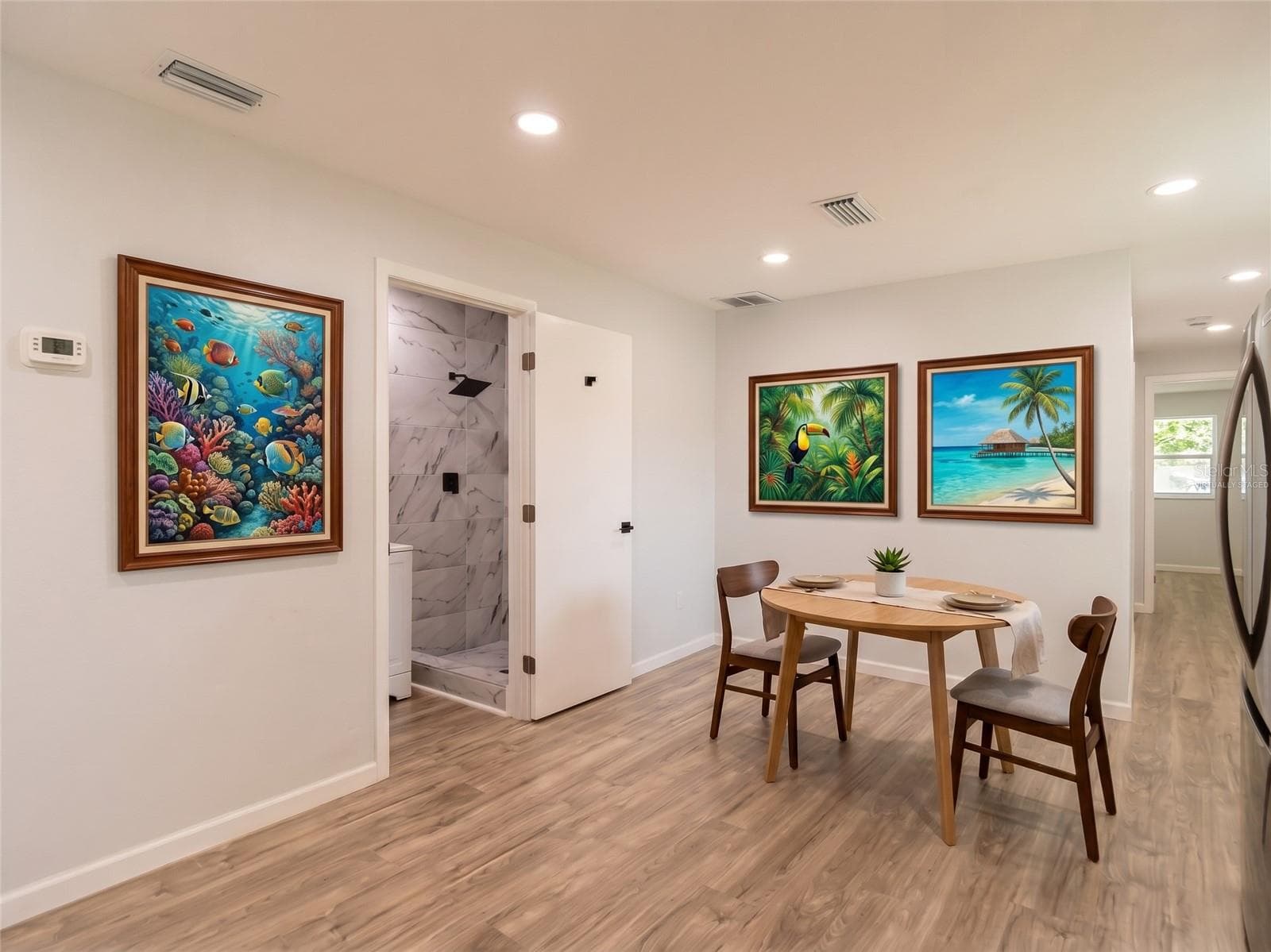 Virtually staged - 10009 N FLORENCE AVE, TAMPA