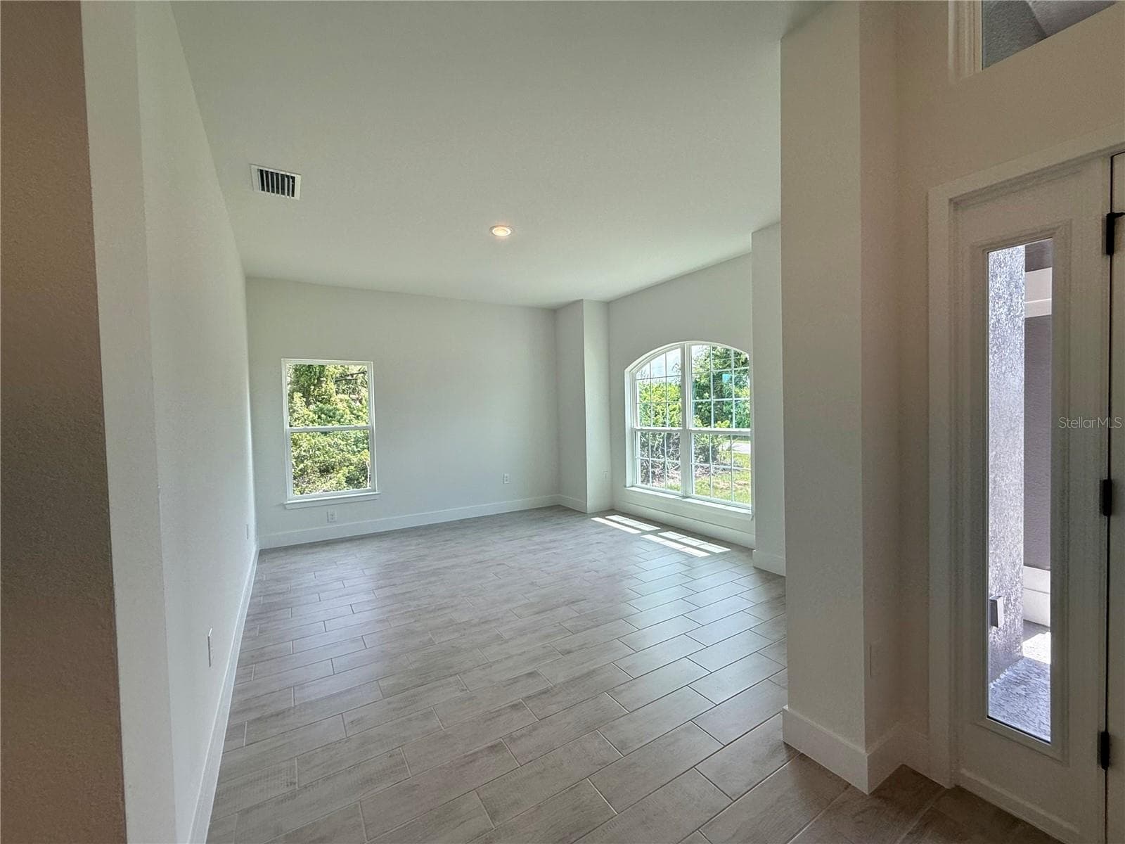 Single Family Residence at 15585 ALDAMA CIR, PORT CHARLOTTE, photo 5 of 25