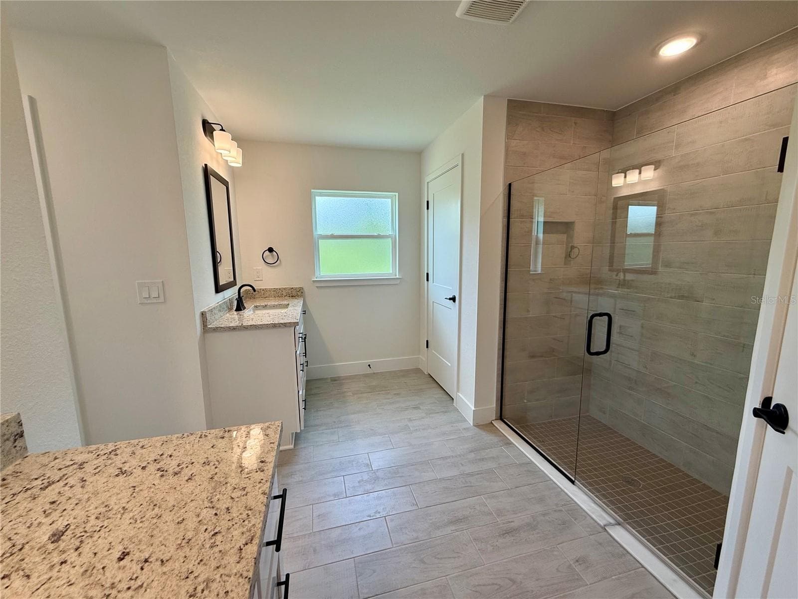 Single Family Residence at 15585 ALDAMA CIR, PORT CHARLOTTE, photo 19 of 25