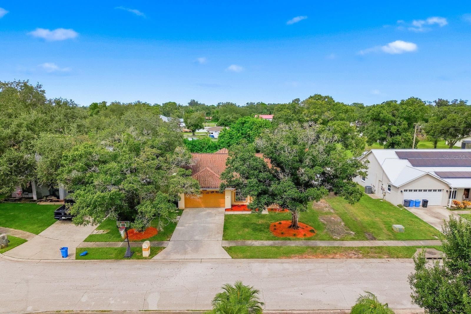 Beautiful curb appeal! - 5955 107TH TER N, PINELLAS PARK