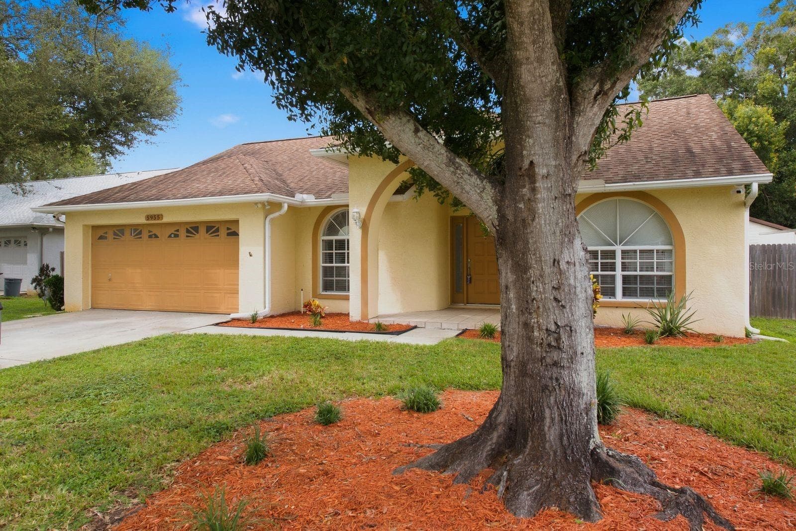 Beautiful curb appeal! - 5955 107TH TER N, PINELLAS PARK