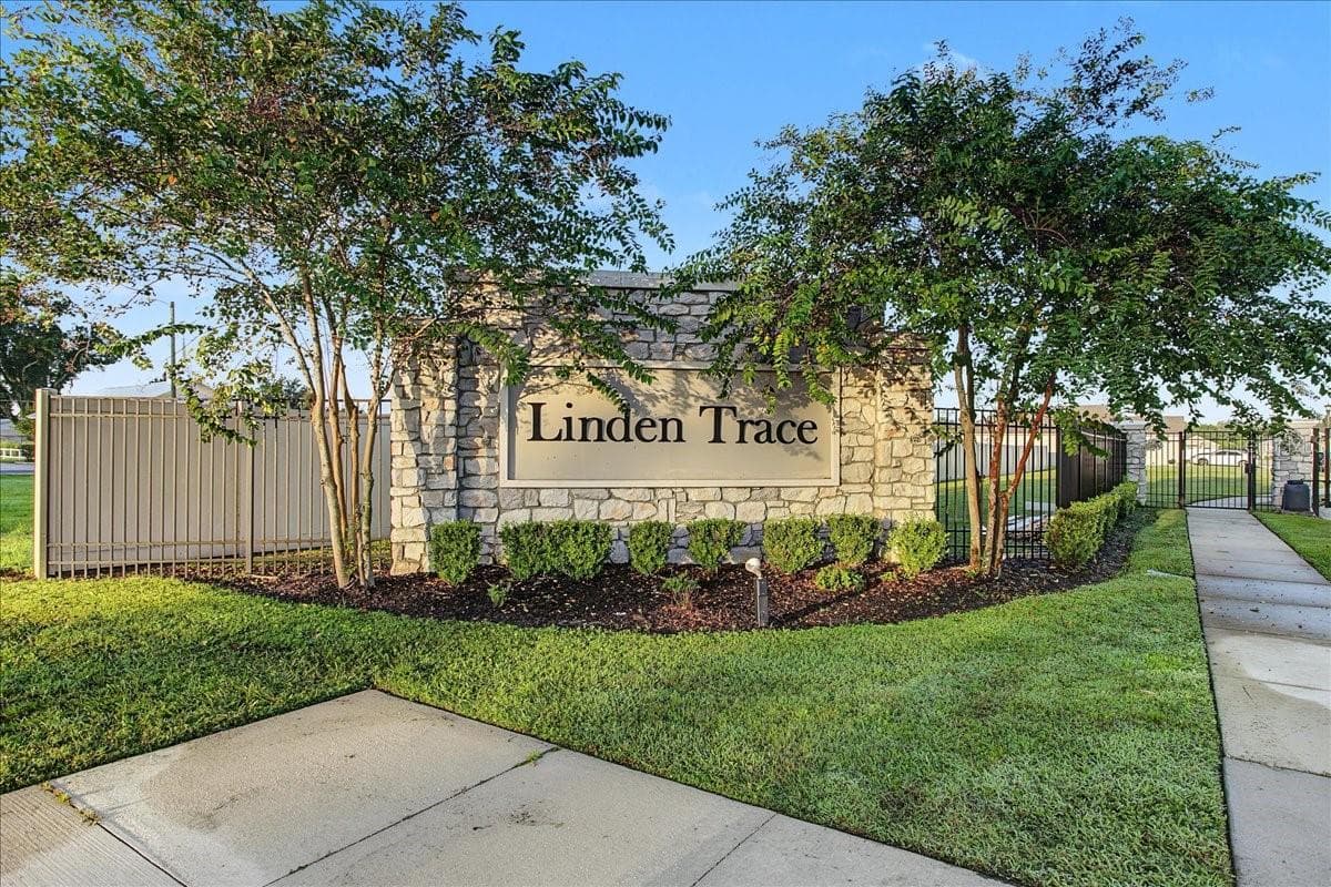 Welcoming entrance - 2760 HUDSON ST, LAKELAND
