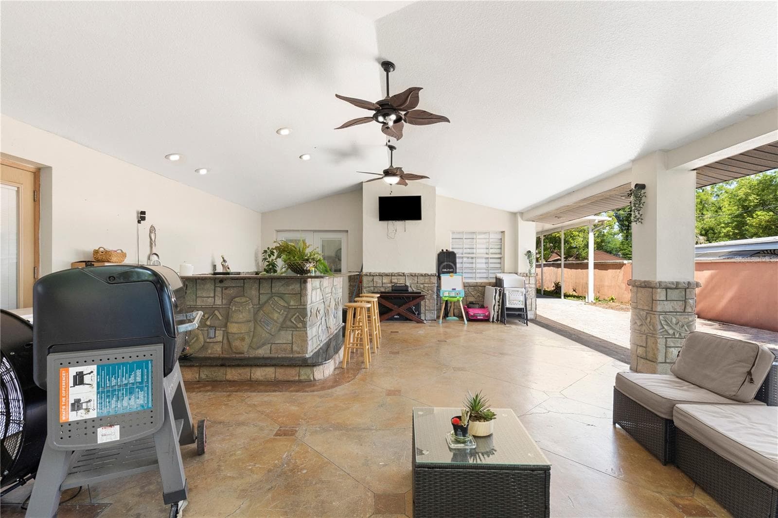 Single Family Residence at 8019 N GOMEZ AVE, TAMPA, photo 50 of 71