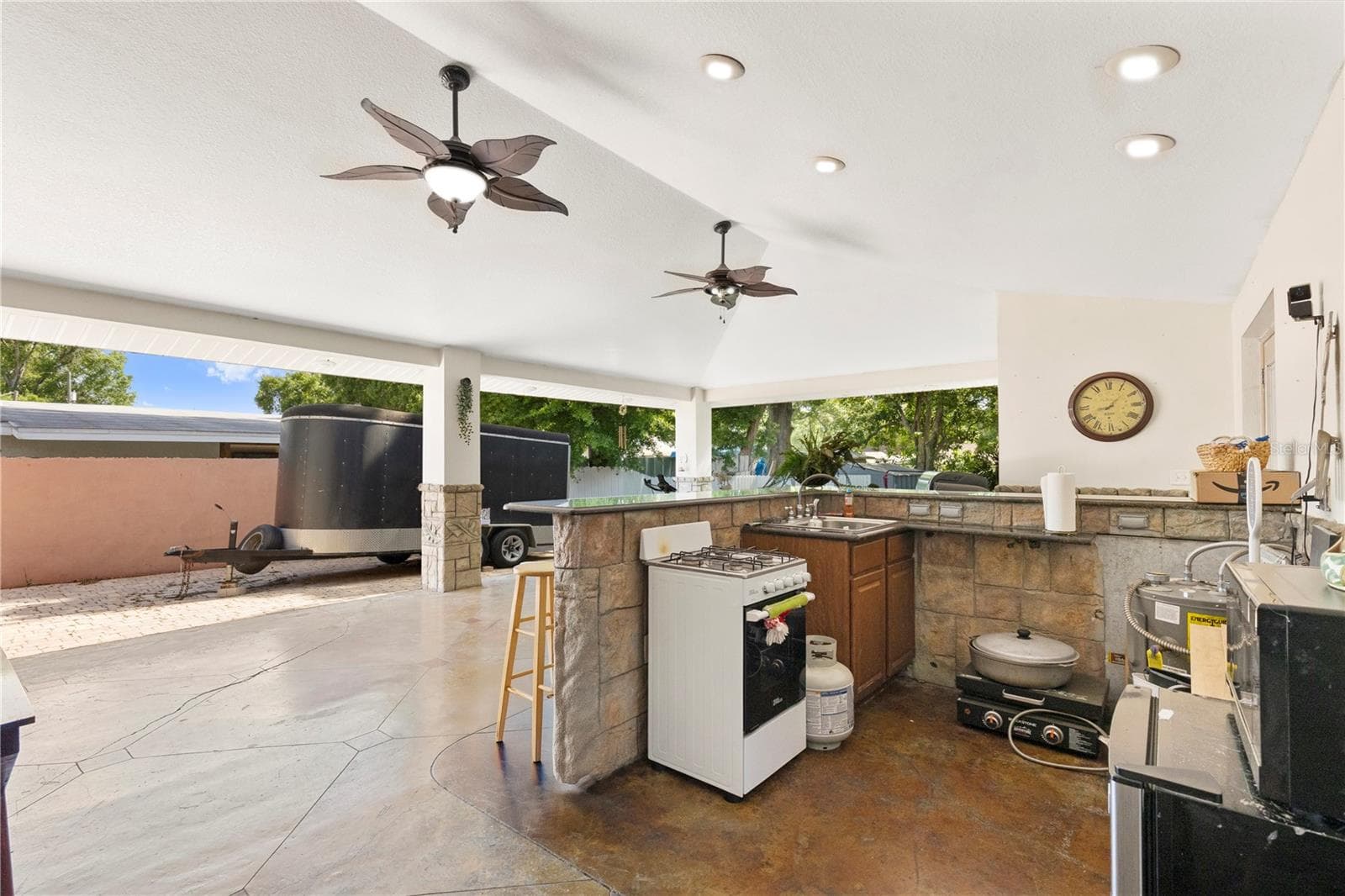 Single Family Residence at 8019 N GOMEZ AVE, TAMPA, photo 54 of 71