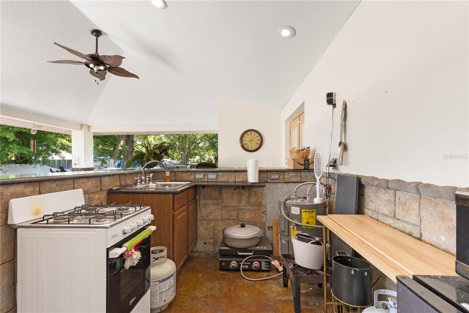 Single Family Residence at 8019 N GOMEZ AVE, TAMPA, photo 55 of 71