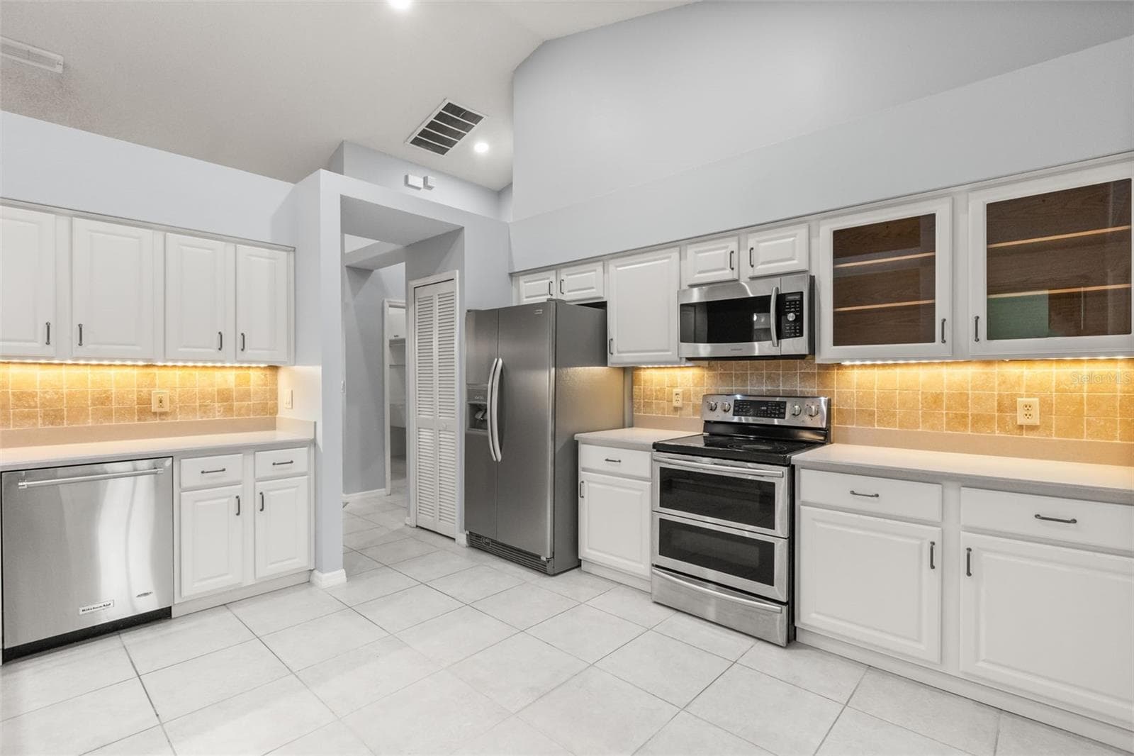 Single Family Residence at 13560 DORNOCH DR, ORLANDO, photo 8 of 34