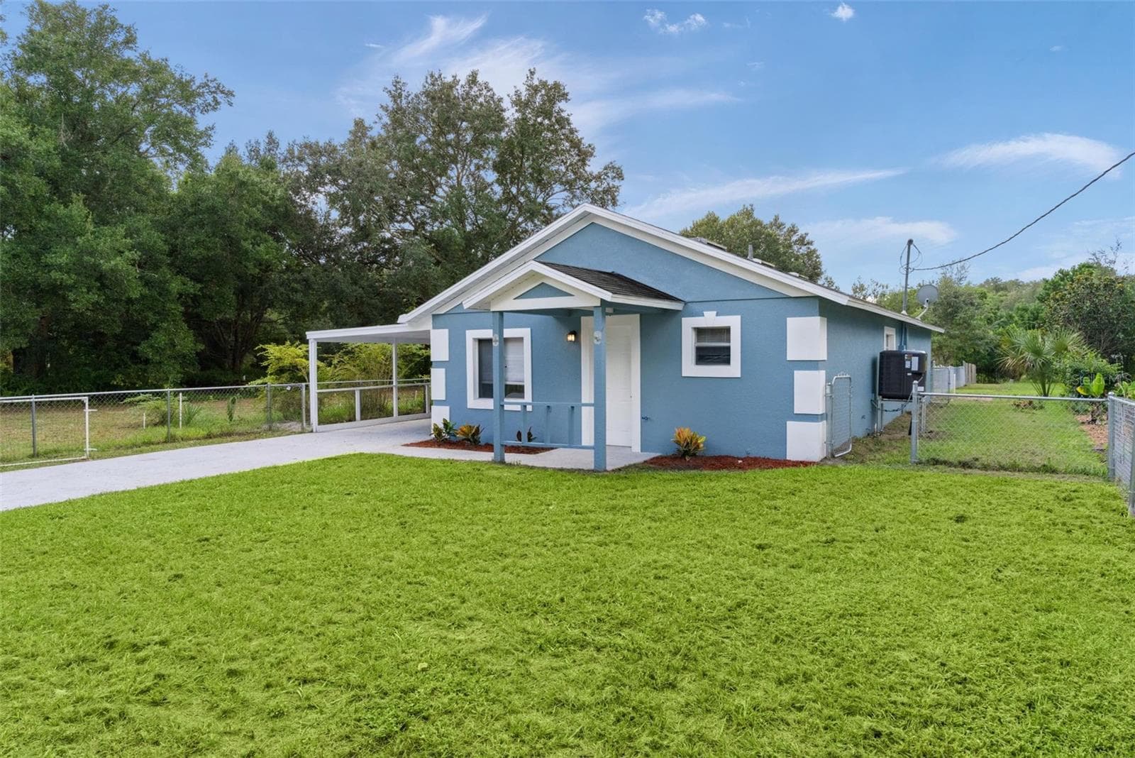 Single Family Residence at 31128 LOCHMORE CIR, MOUNT PLYMOUTH, photo 3 of 45