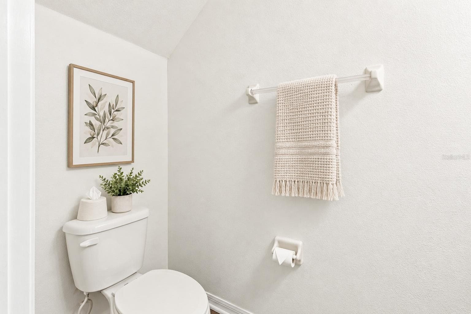 Hallway Bathroom (half) - 18928 HAMPSTEAD HEATH CT, LAND O LAKES