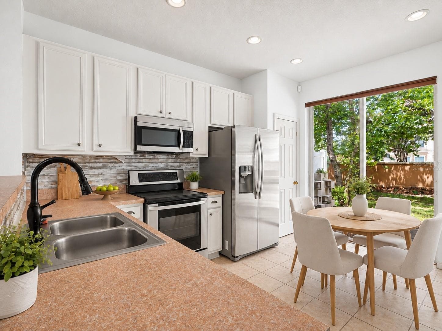 Virtually Staged - 7631 LONG ISLAND DR, KISSIMMEE