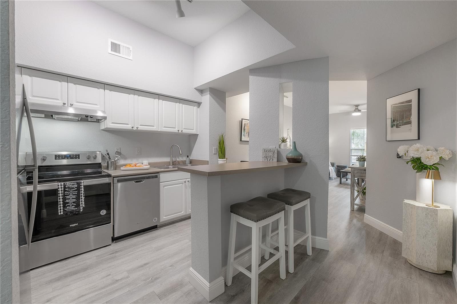 Condominium at 402 S ARMENIA AVE #114, TAMPA, photo 9 of 47