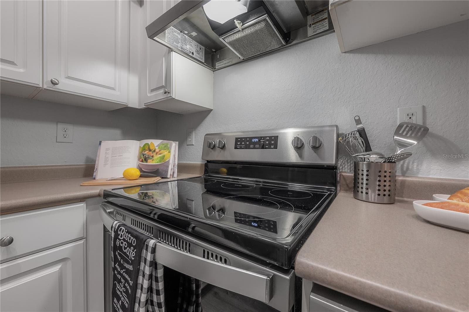 Condominium at 402 S ARMENIA AVE #114, TAMPA, photo 11 of 47
