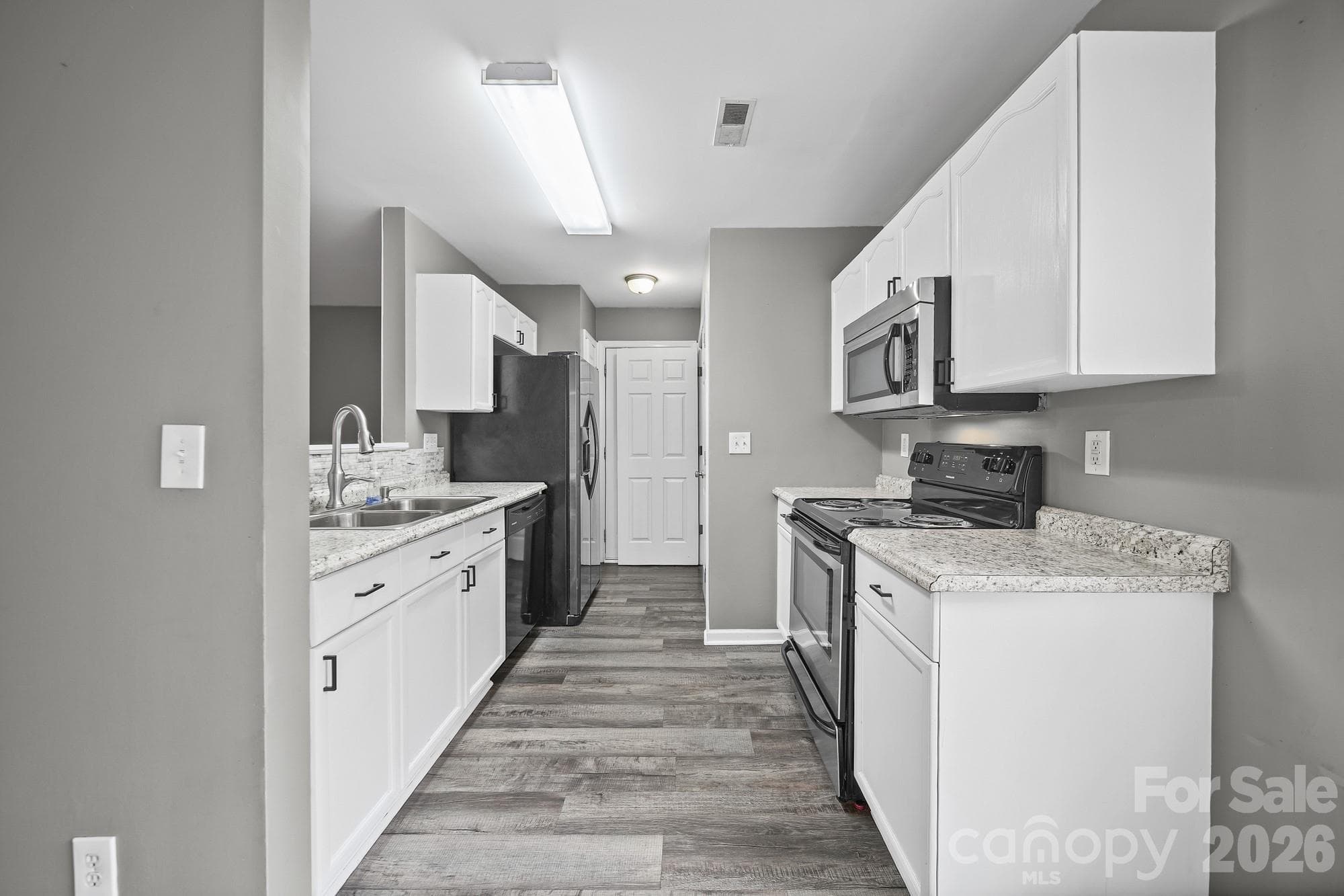 Single Family Residence at 1405 Spring View Court, Rock Hill, photo 9 of 28