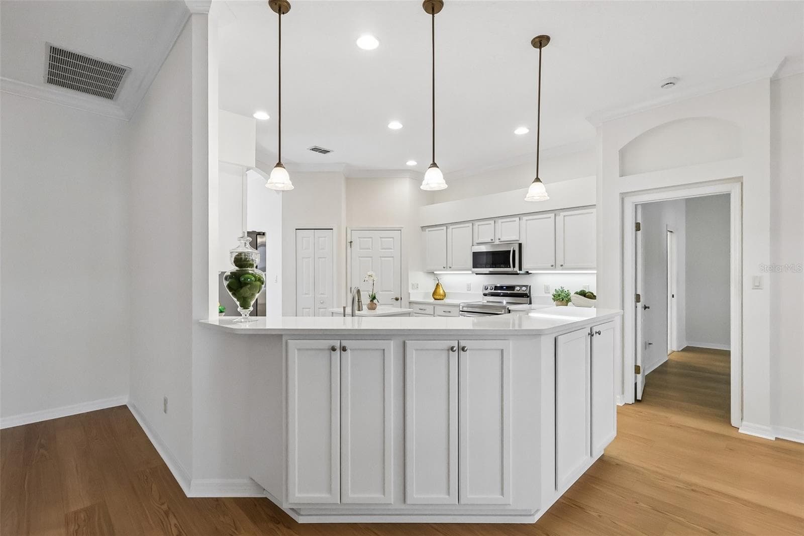 Opens to Family Room - 24445 MADEWOOD AVE, LEESBURG