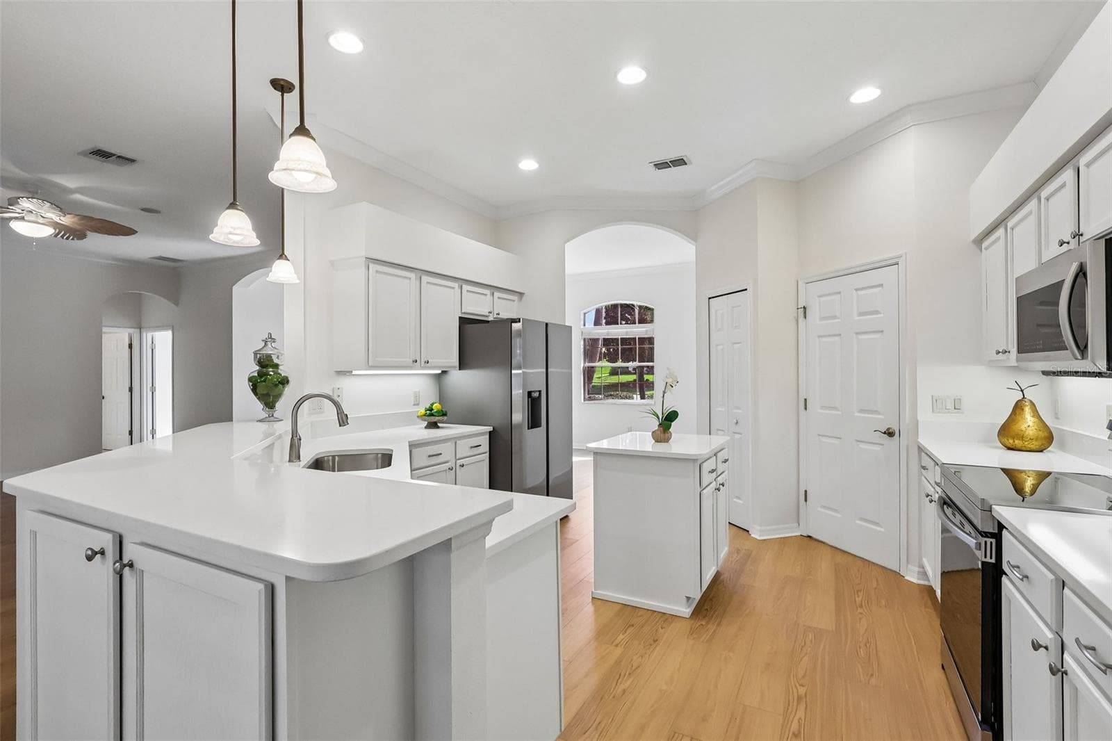 Soft Close Drawers and Doors - 24445 MADEWOOD AVE, LEESBURG