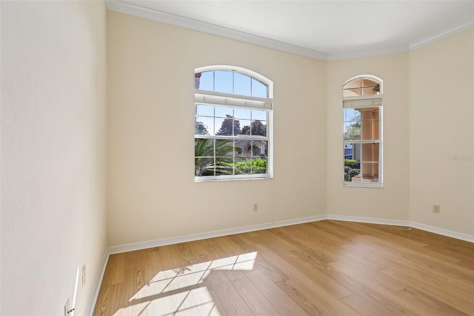 Office/Study - Flex Space - 24445 MADEWOOD AVE, LEESBURG