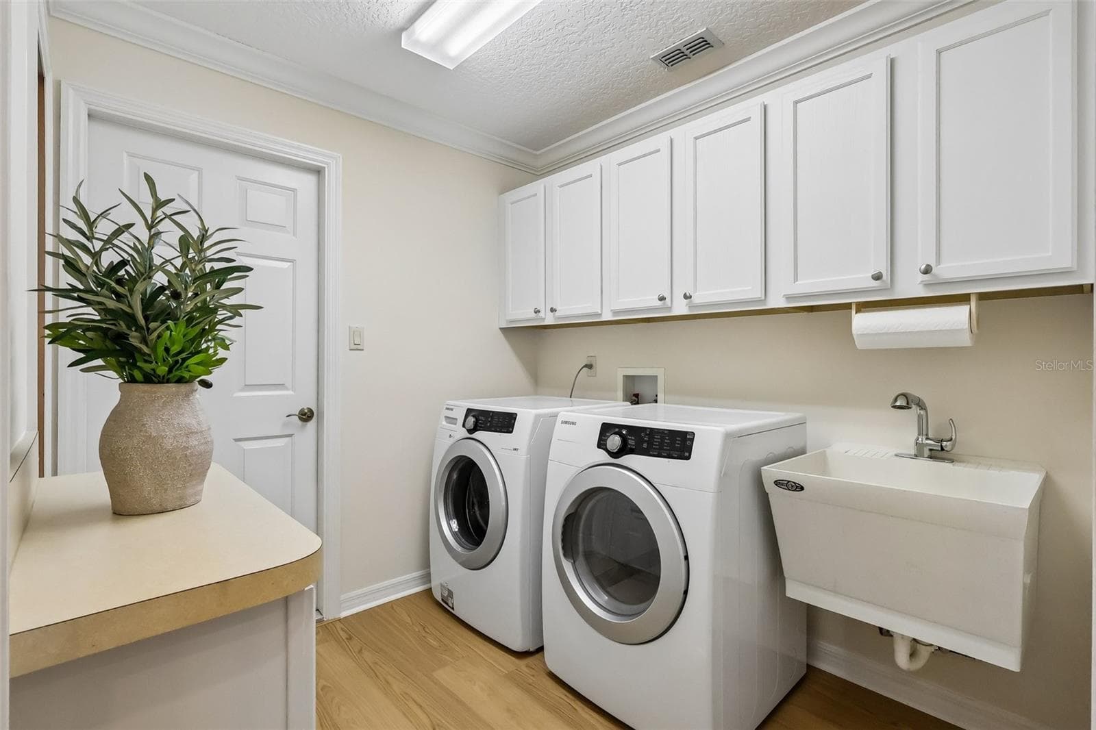 Inside Laundry - 24445 MADEWOOD AVE, LEESBURG
