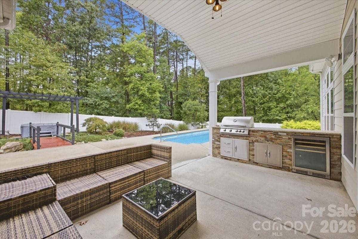 Single Family Residence at 1221 Acosta Court, Lake Wylie, photo 2 of 41