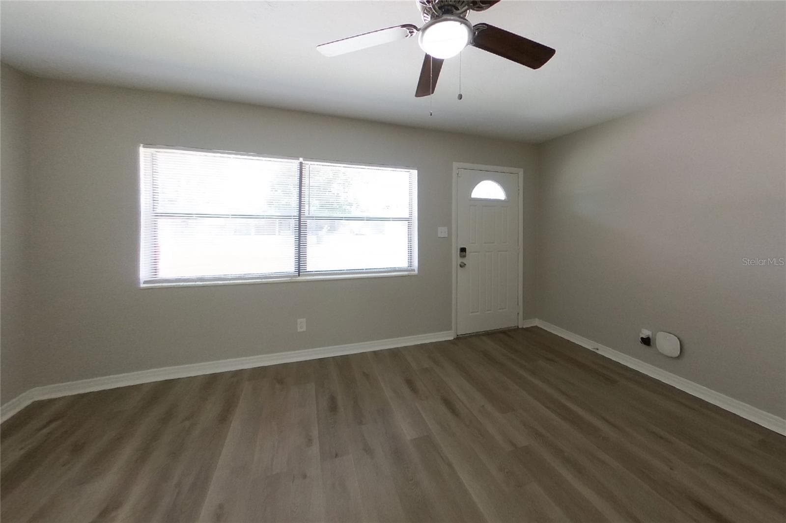 Single Family Residence at ST PETERSBURG, photo 2 of 16