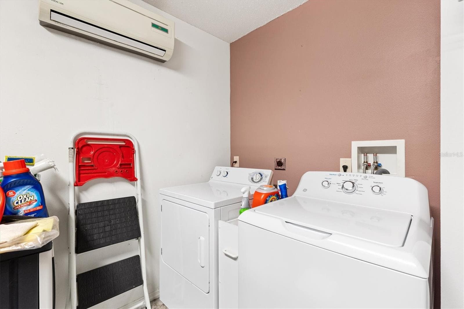 laundry Area in Garage - 1457 SOTHELL ST, THE VILLAGES