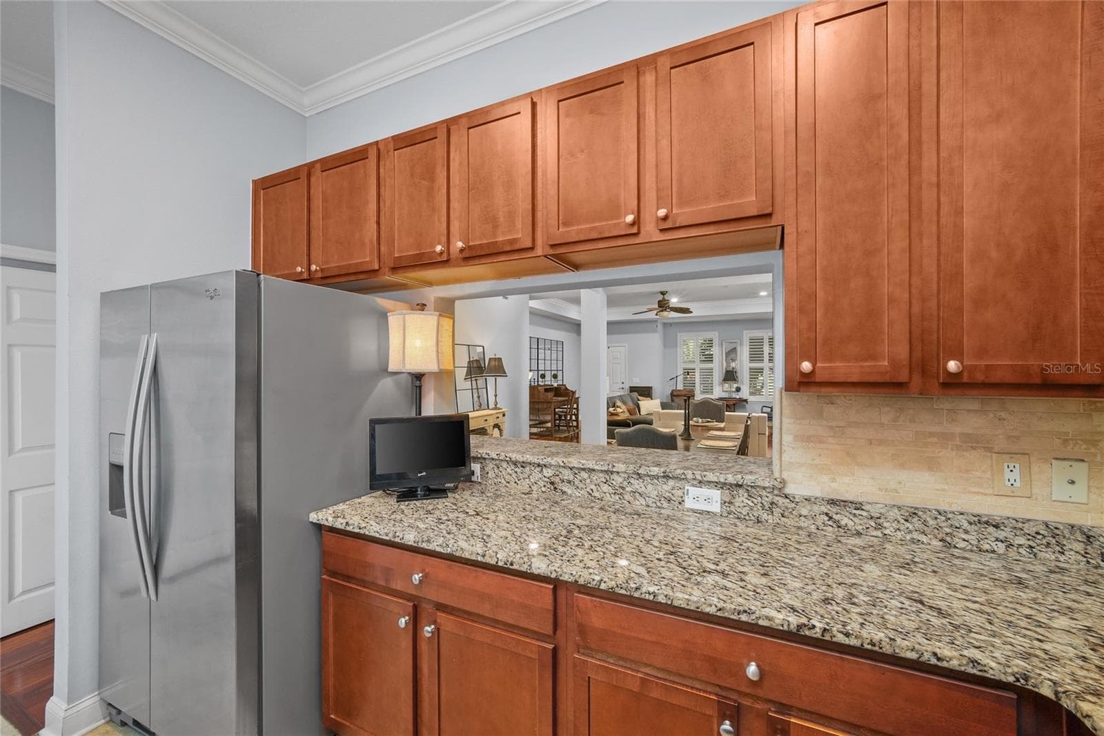 Kitchen - Pass thru to Dining Room - 4625 LEGACY PARK DR, TAMPA