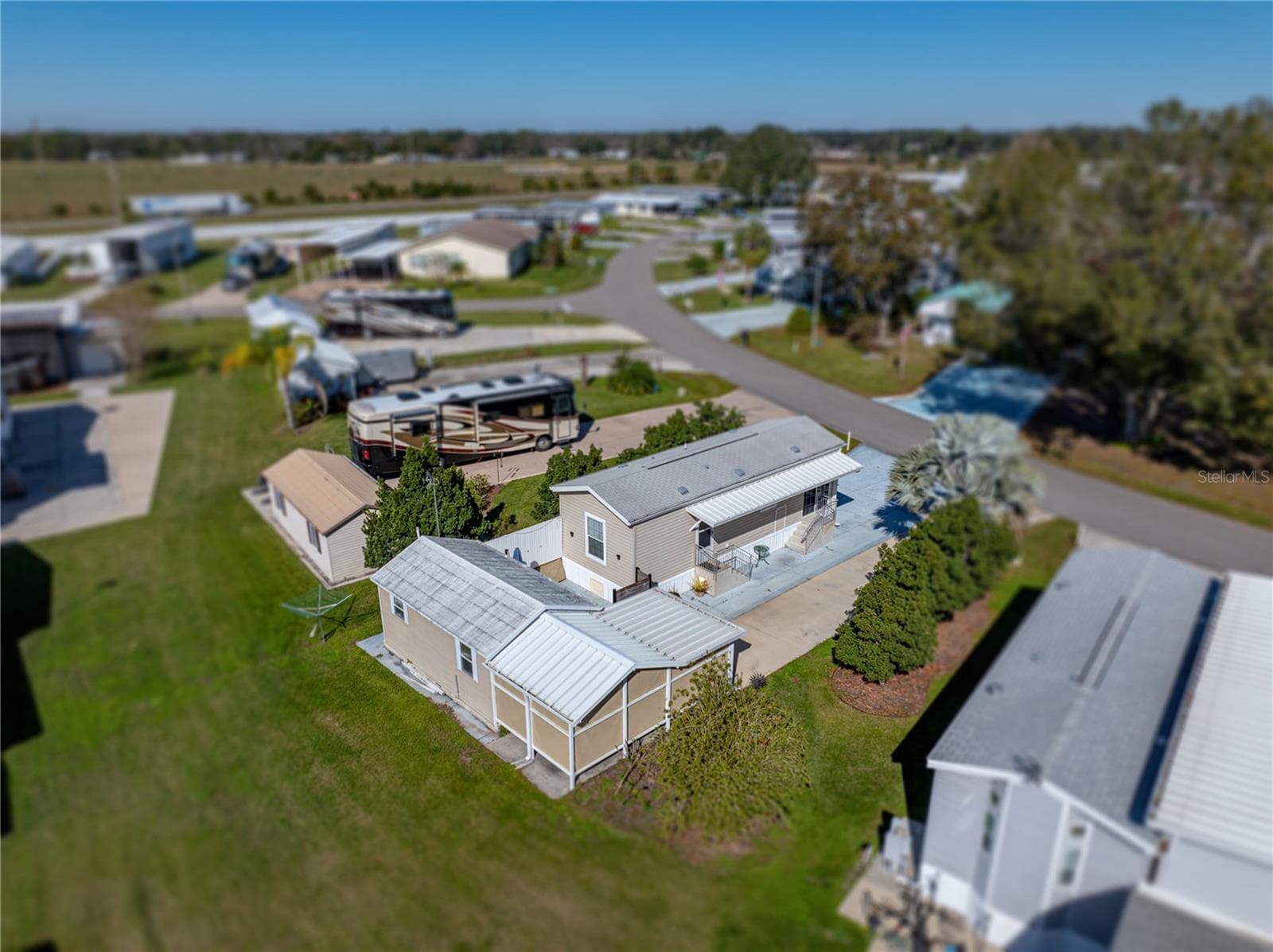 Manufactured Home at 5049 SHORE LINE DR, POLK CITY, photo 23 of 32