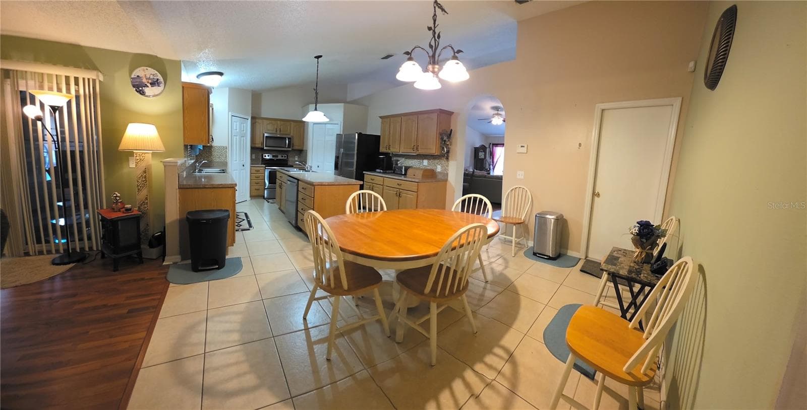 Kitchen Eating space - 3154 SNOW DR, DELTONA