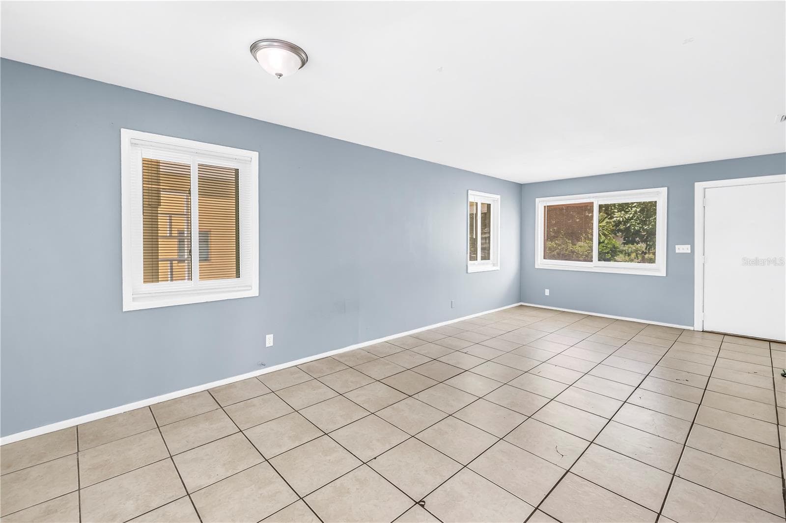 Open Living Area - 930 ALCAZAR WAY S, ST PETERSBURG