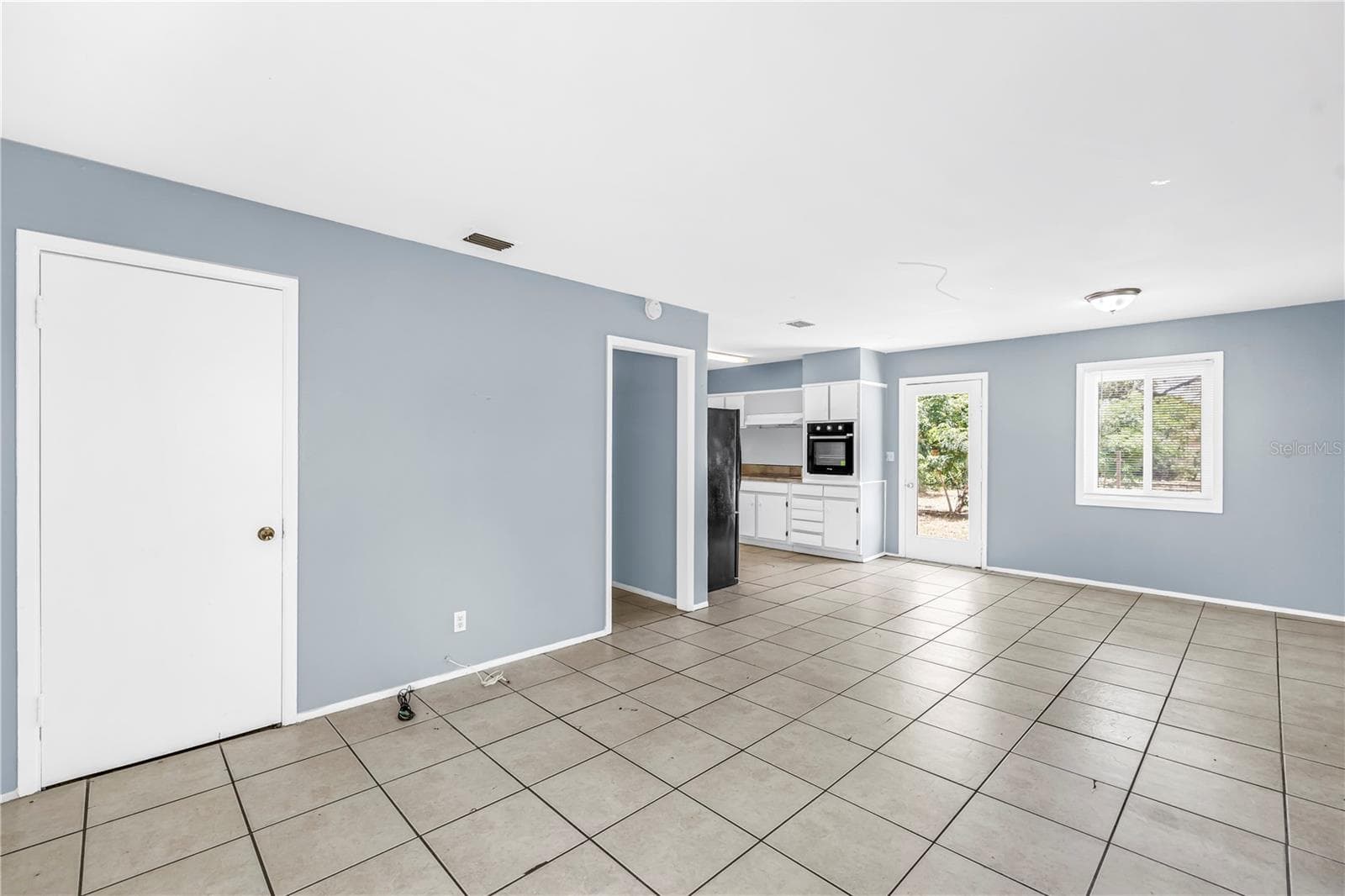 Single Family Residence at 930 ALCAZAR WAY S, ST PETERSBURG, photo 10 of 30
