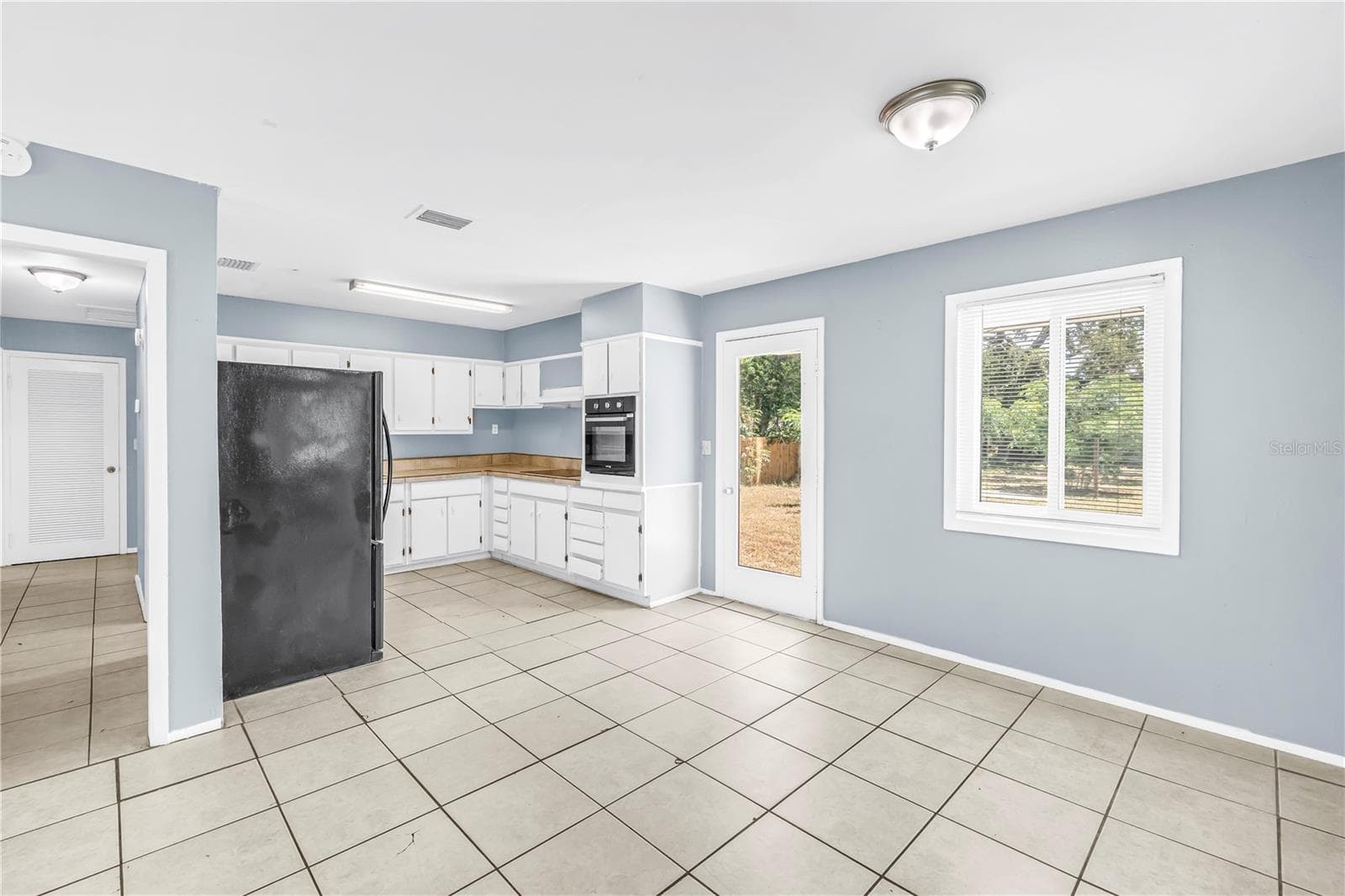 Single Family Residence at 930 ALCAZAR WAY S, ST PETERSBURG, photo 13 of 30