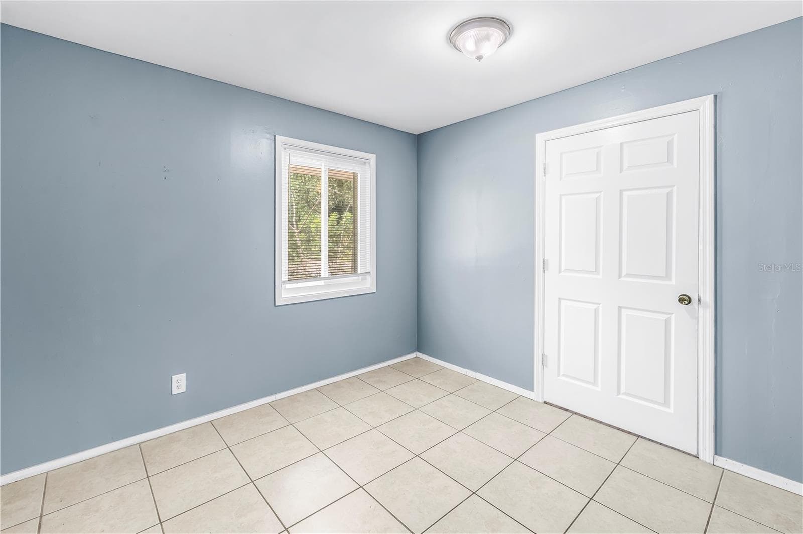 Bedroom 2 w/walk in closet - 930 ALCAZAR WAY S, ST PETERSBURG