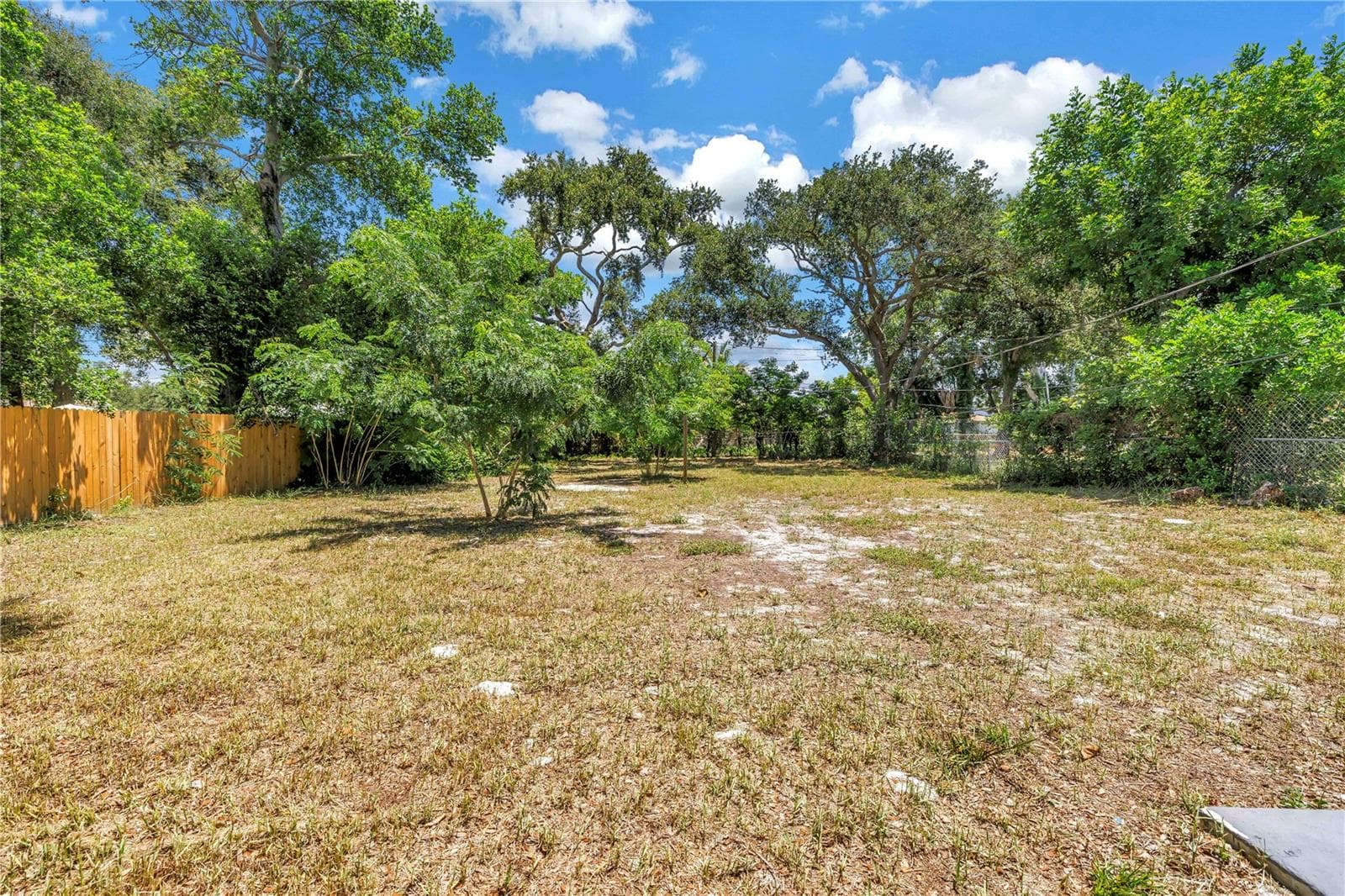 Single Family Residence at 930 ALCAZAR WAY S, ST PETERSBURG, photo 25 of 30